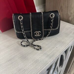 Black Quilted Chain Shoulder Bag